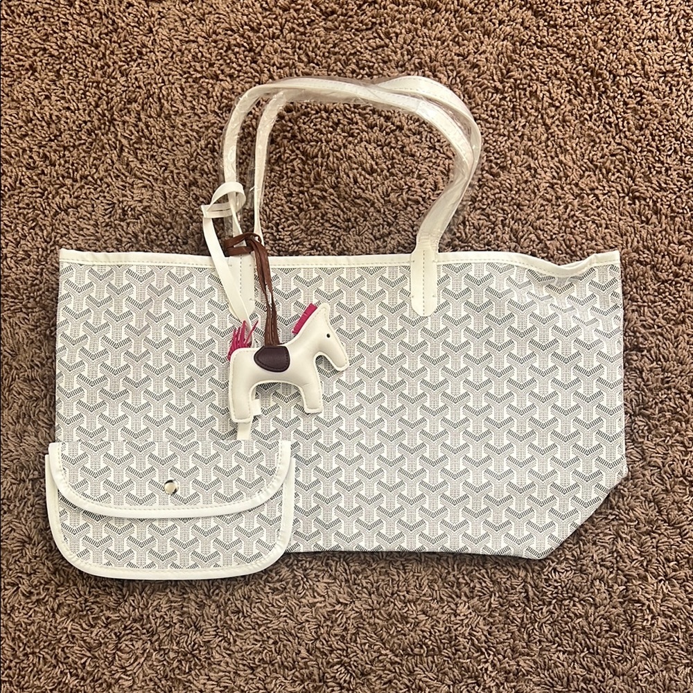 Chic White Geometric Tote Bag with Monogram Pattern
